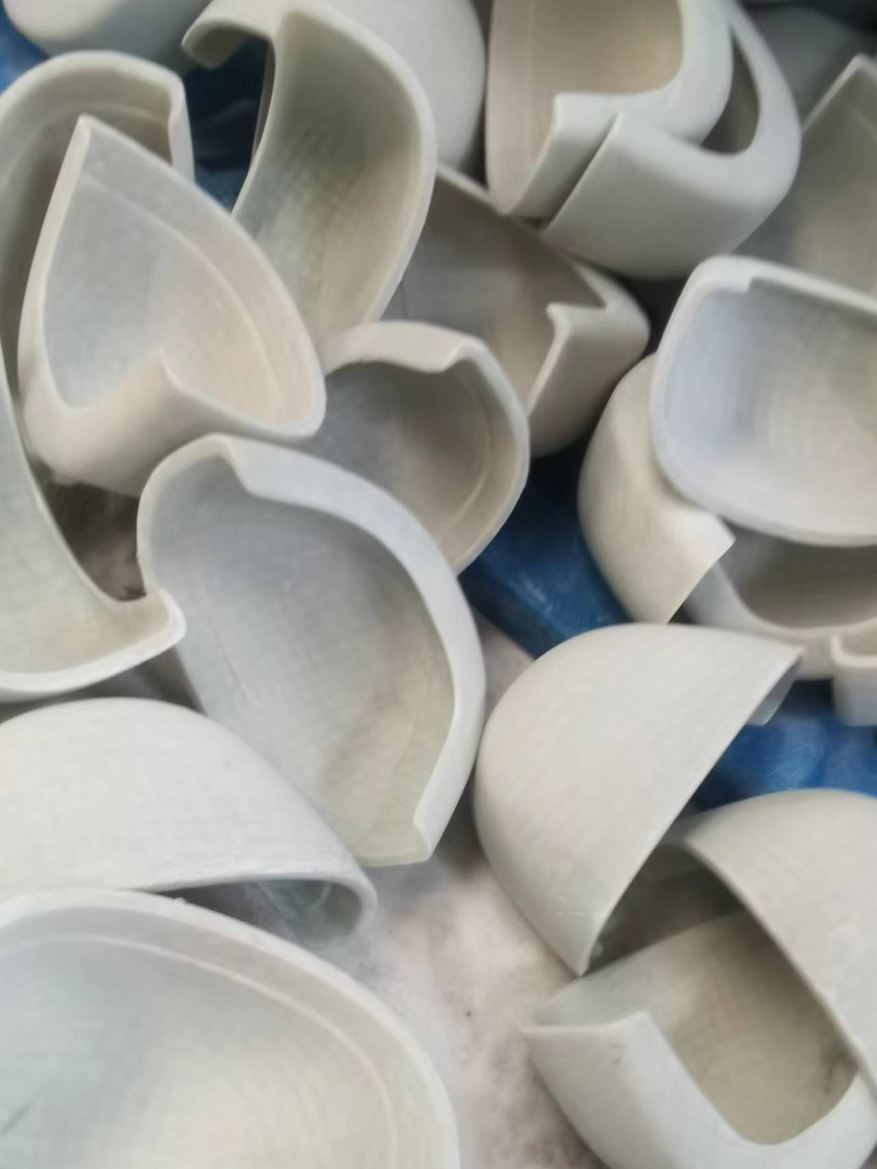 Capas de fibra de fibra de fibra de fibra de fibra de fibra de fibra de vidrio con recubrimiento PU | Resistencia al impacto de 200J para botas de seguridad industrial